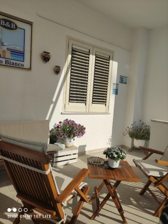 B&B Faro Bianco Otranto Bagian luar foto